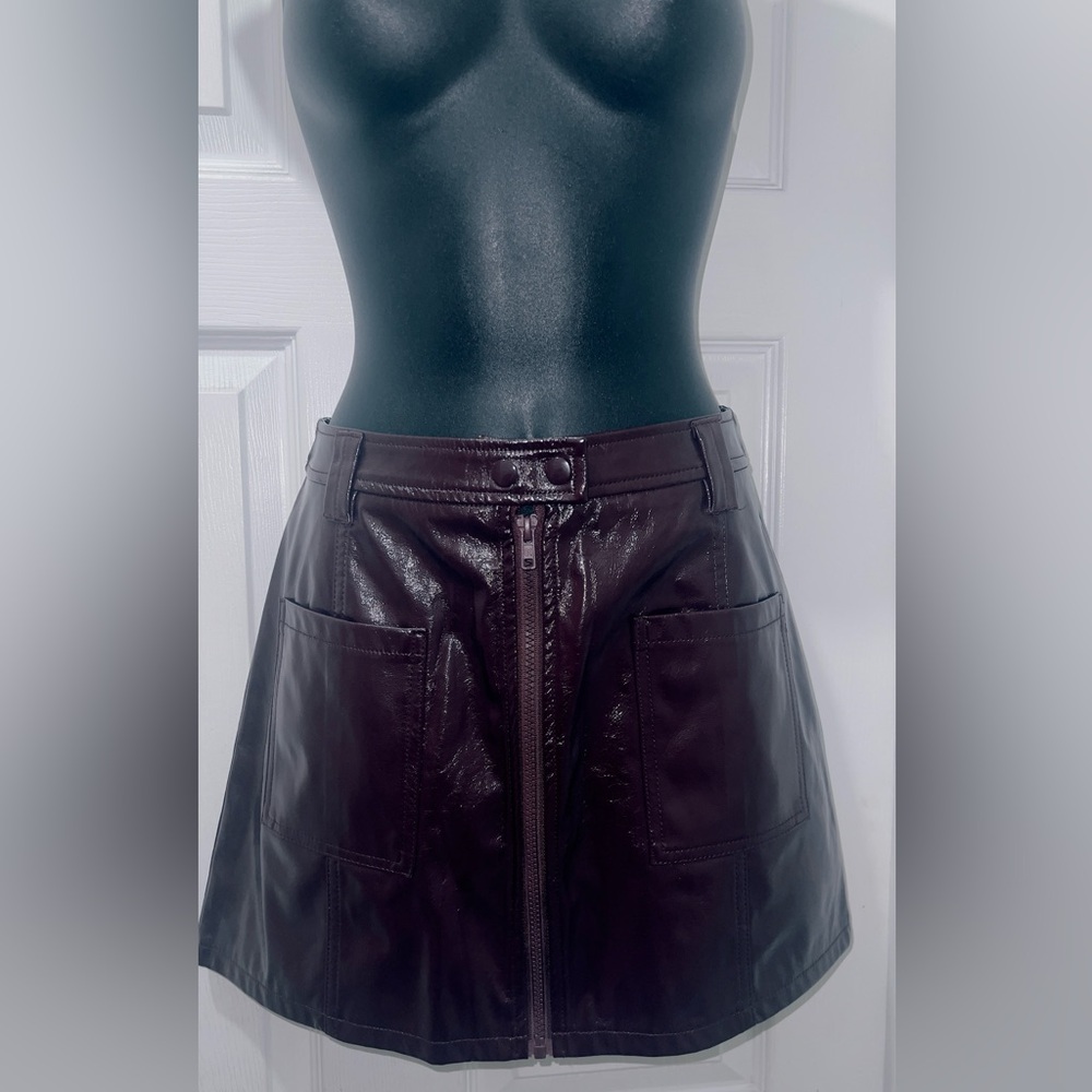 Nwt TopShop women's faux leather Burgandy mini skirt size 8 27"